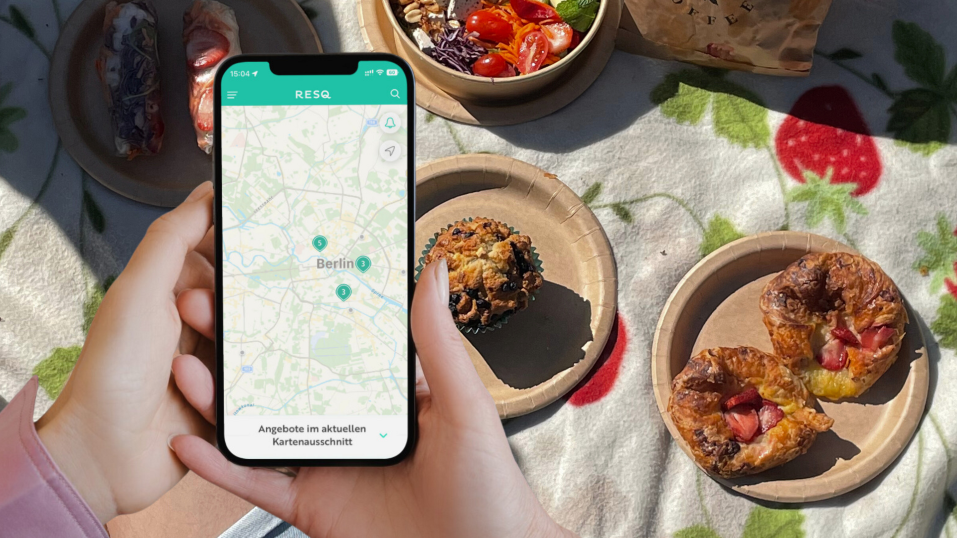 Es wird eine App mit Standorten in Berlin gezeigt